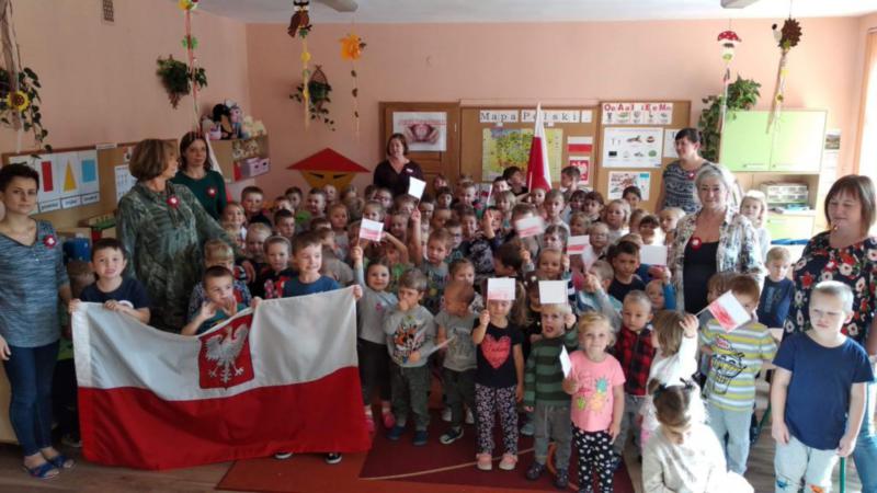 ''Szkoła do hymnu'' w Węgierskiej Górce!